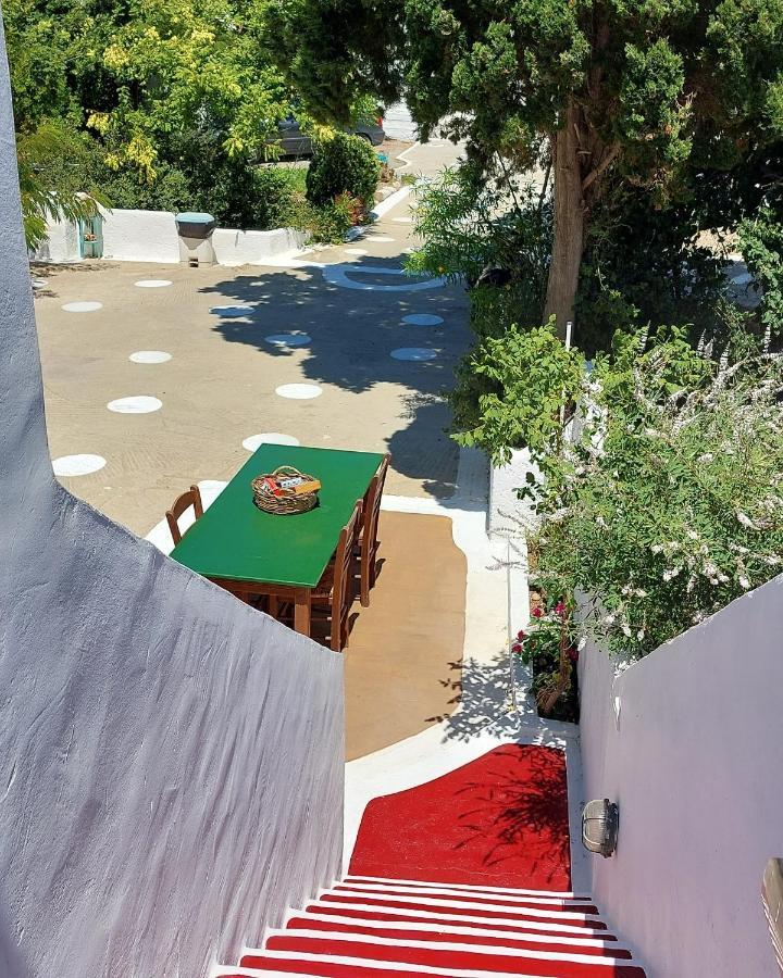 Livadi Ο Μπαξεσアパートメント エクステリア 写真
