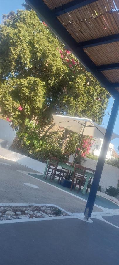 Livadi Ο Μπαξεσアパートメント エクステリア 写真